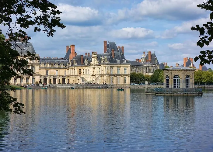 Fontainebleau Sweet Home Apartment *