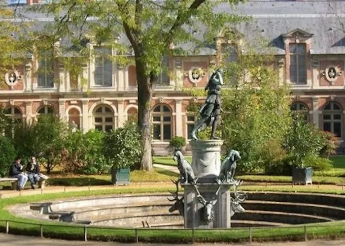 Fontainebleau Sweet Home